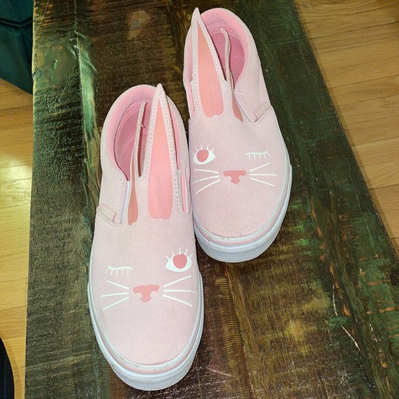 ✨✨HOST PICK✨✨ Light Pink VANS in size US kids 4 Pink bunny - Picture 9 of 9